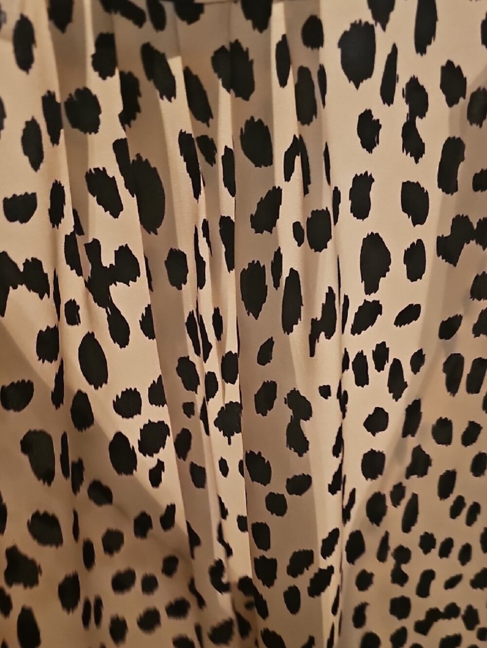 Tahari Beige and Black Spotted V-Neck Blouse - Picture 7 of 7